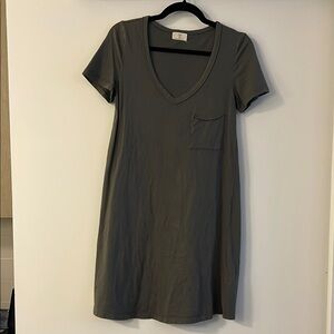 t. la Anthropologie V-Neck T-Shirt Dress